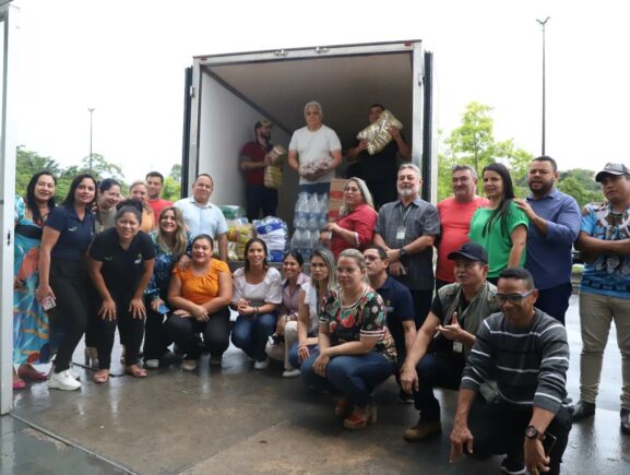 Sepror arrecada mais de 1 tonelada de alimentos e 180 litros de água para a campanha “Amazonas pelo Rio Grande do Sul”